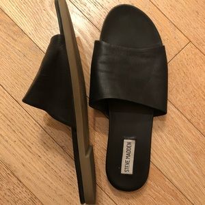 Steve Madden black slides
